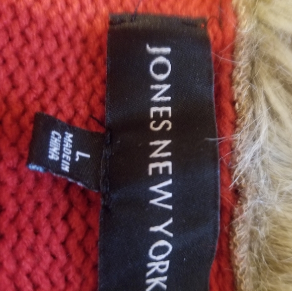 Sweater - Picture 2 of 2